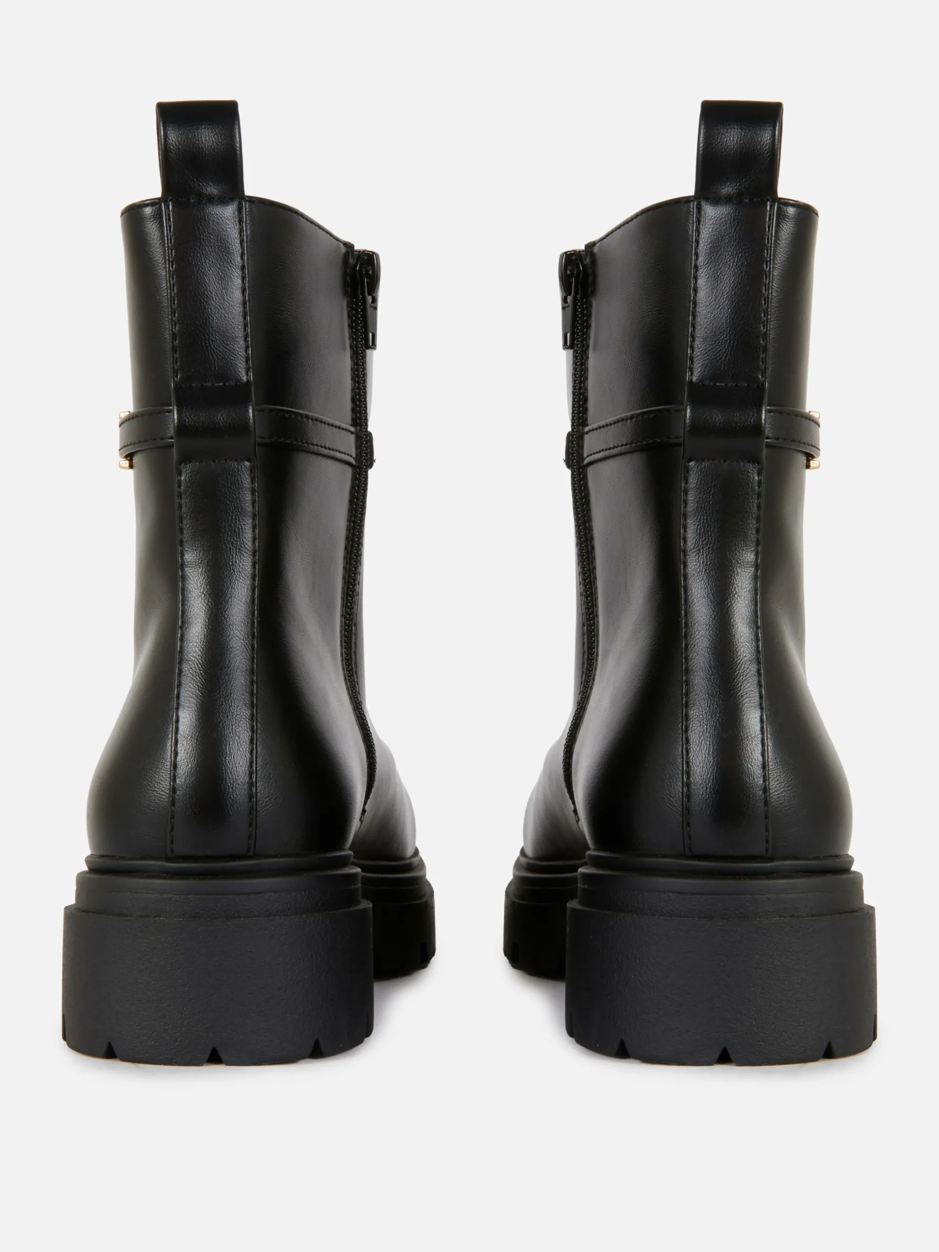 Botins Detalhe Fivela