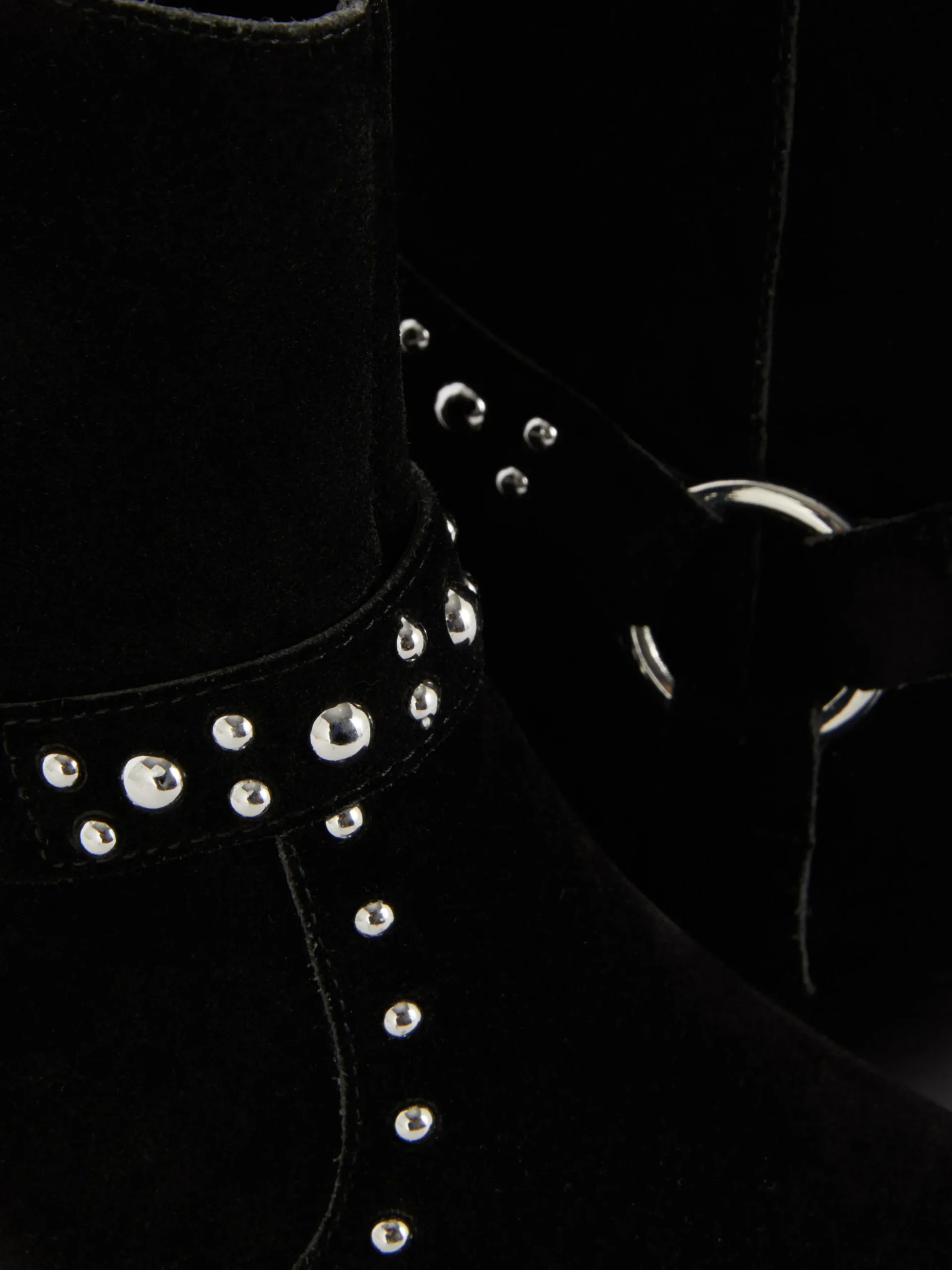 Botins Imitação Camurça Tachas Rita Ora