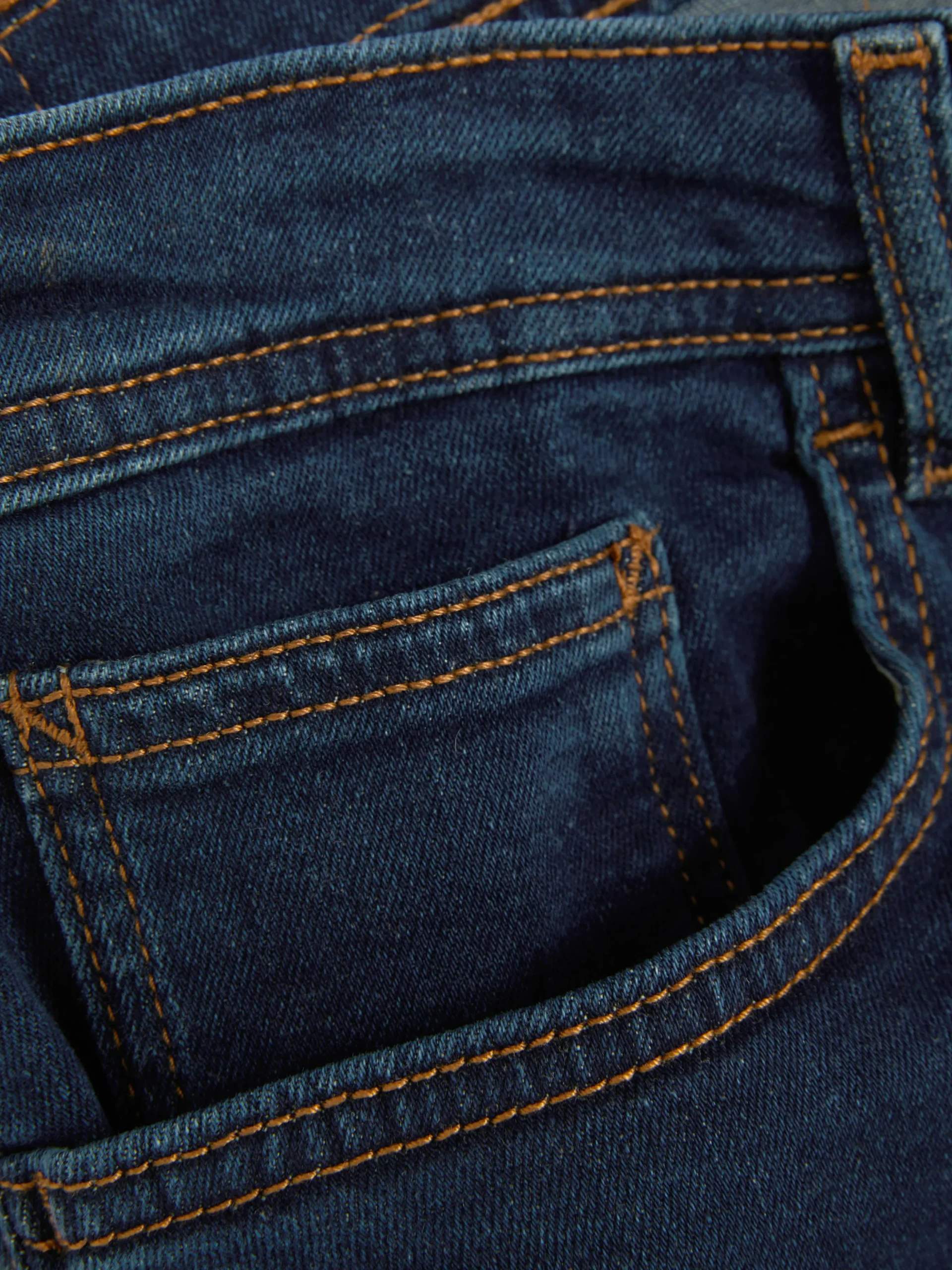 Calças Ganga Elásticas Corte Justo