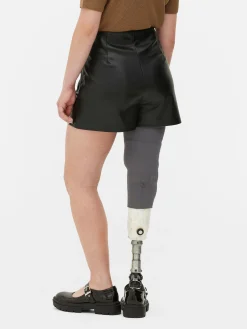 Calções Imitação Pele