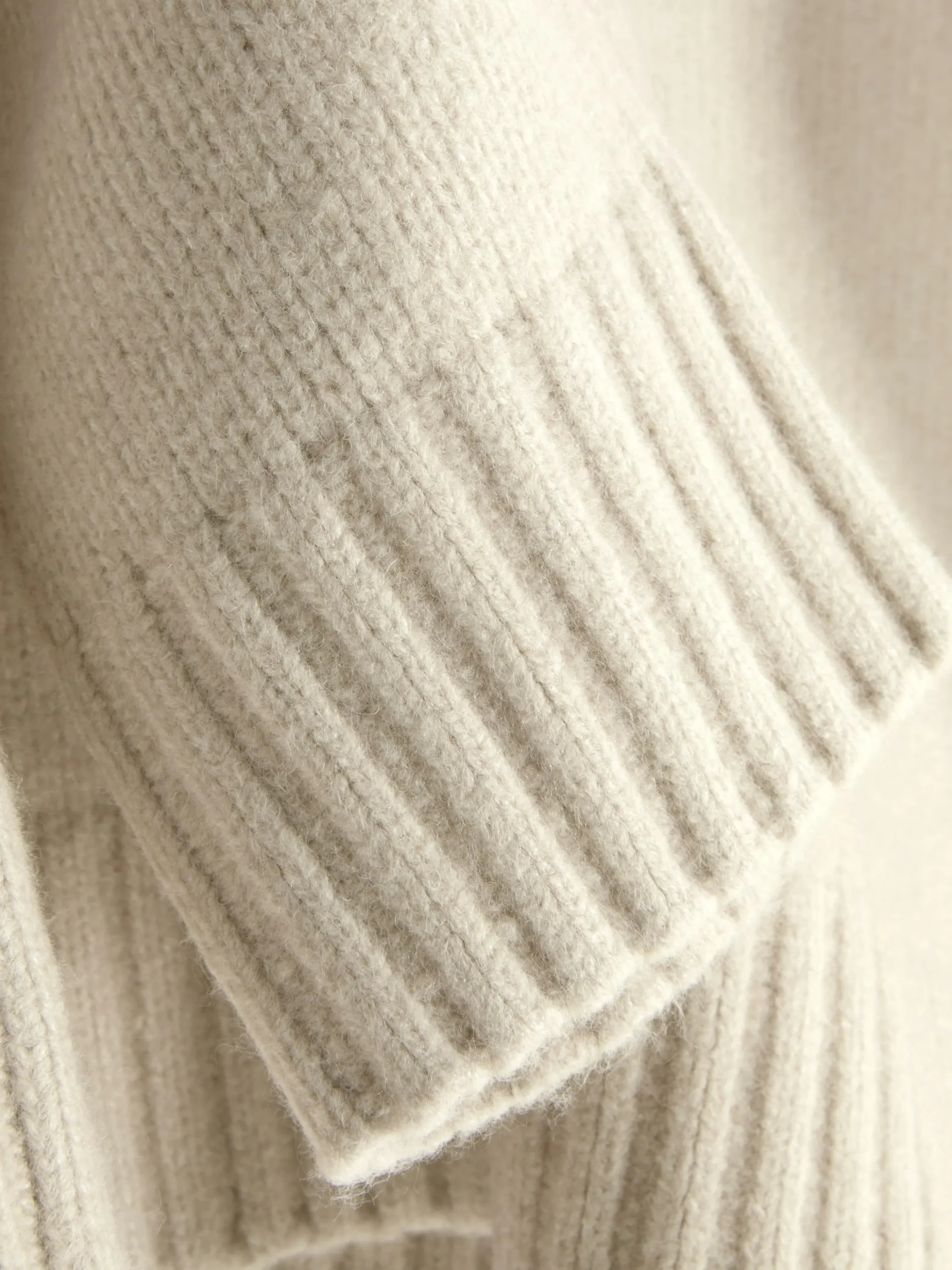 Camisola Malha Grossa Decote V