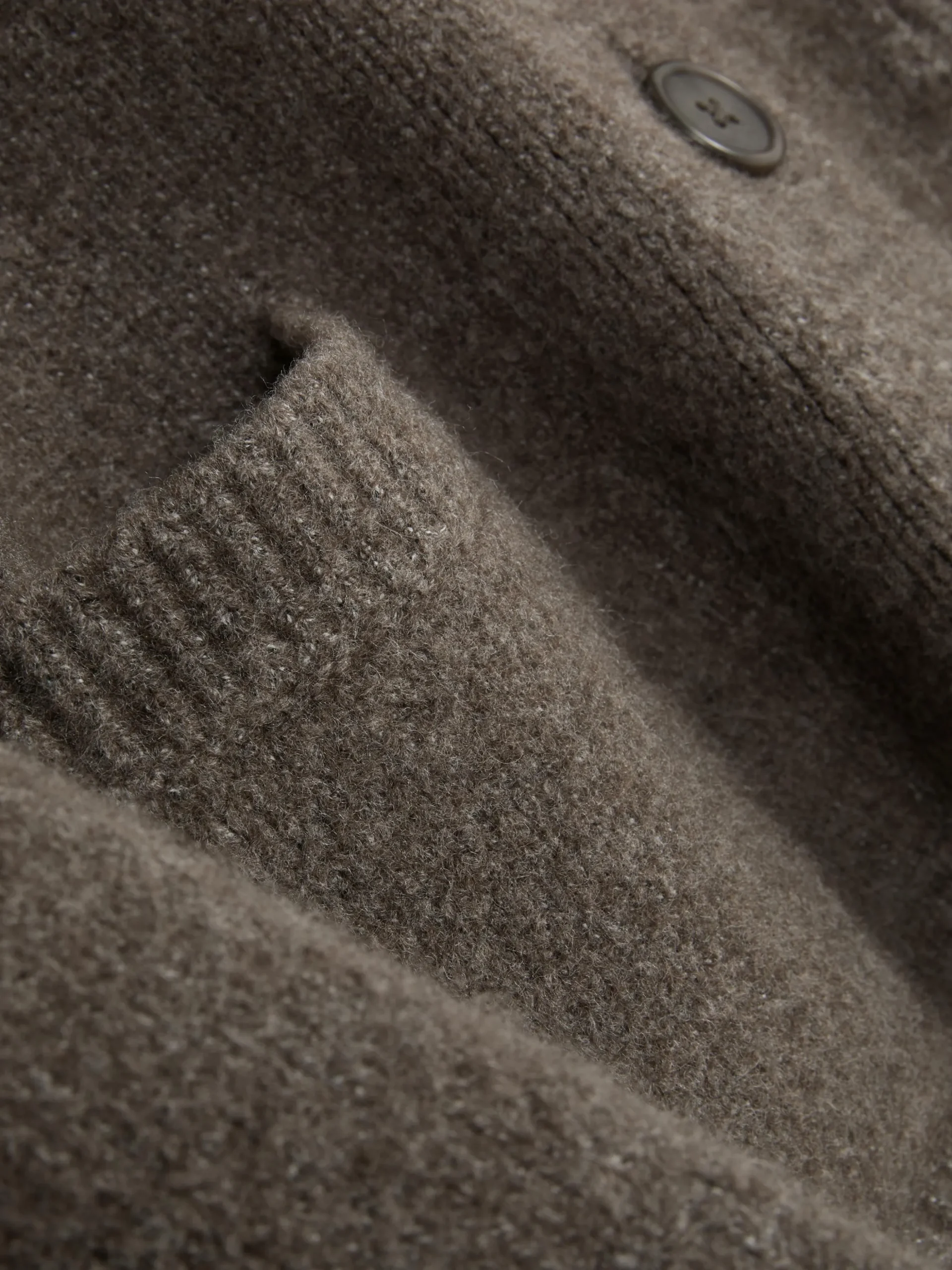 Casaco Malha Folgado Botões Frente