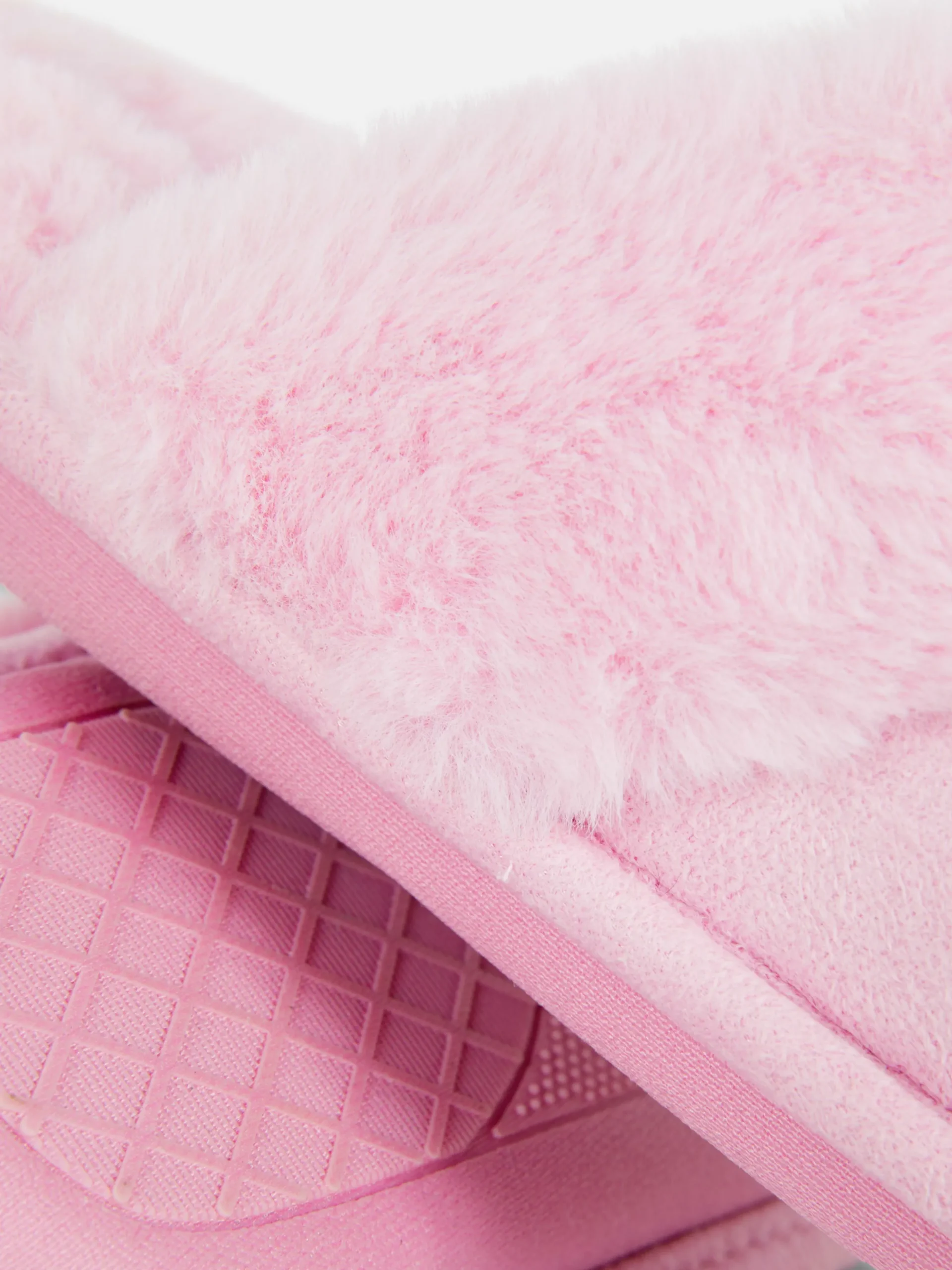 Chinelos De Imitação De Camurça