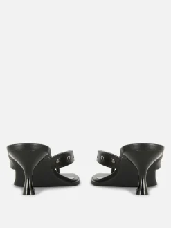 Chinelos Tachas Imitação Pele Rita Ora