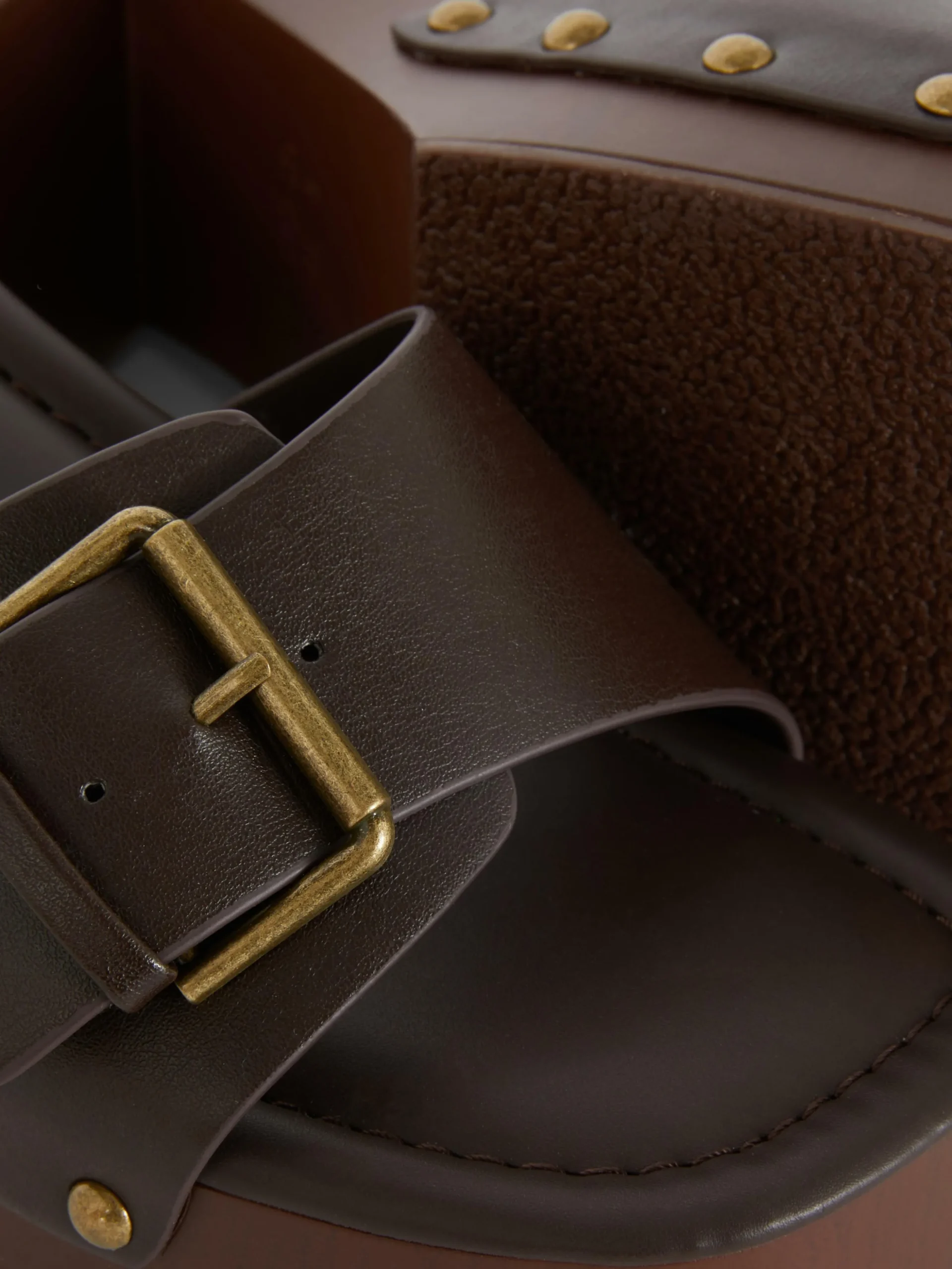 Chinelos Tipo Socas Tacão Rita Ora