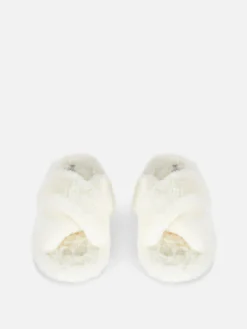 Chinelos Tiras Cruzadas Imitação De Pele