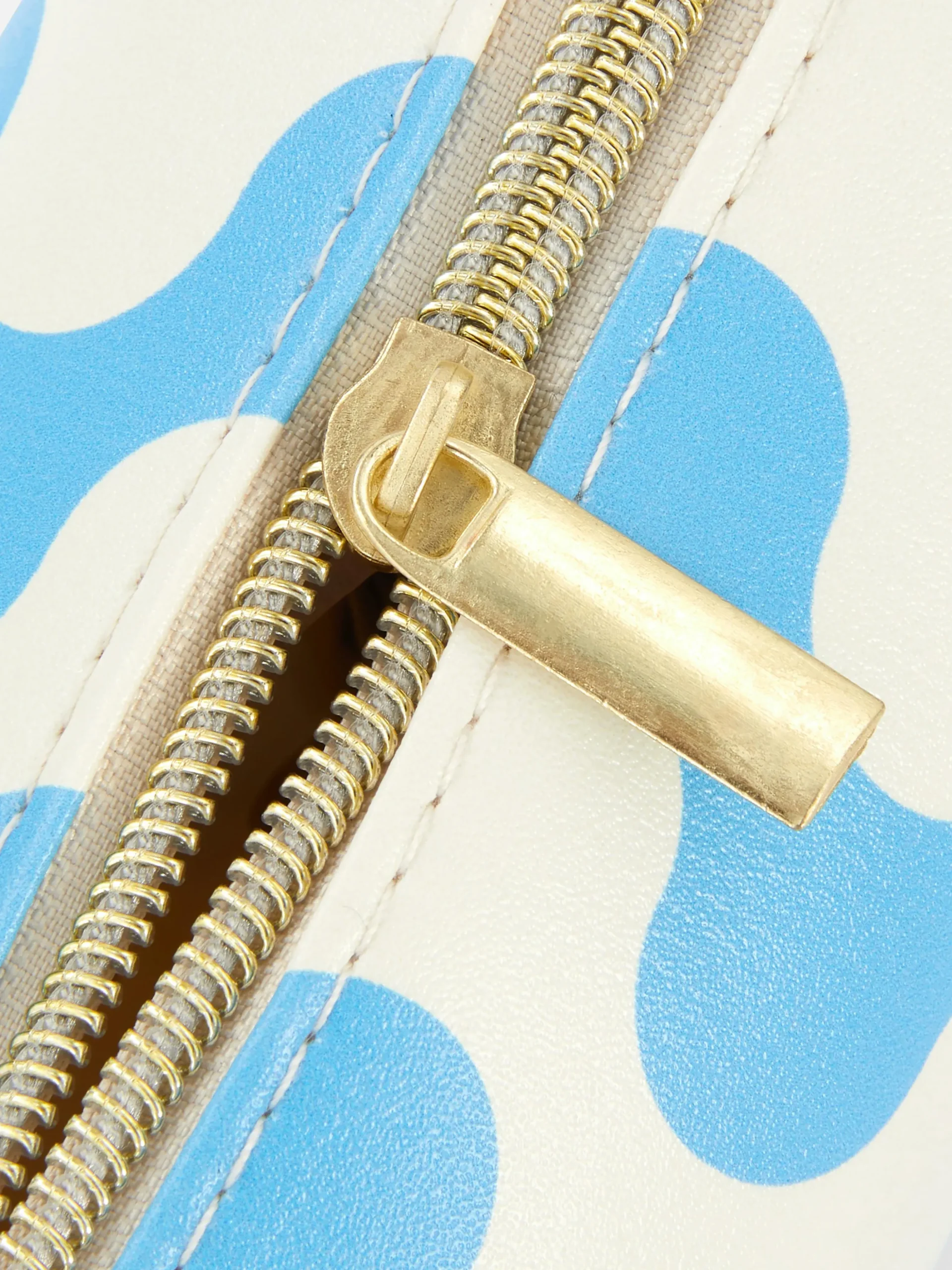 Estojo Lápis Estampado Ondulado