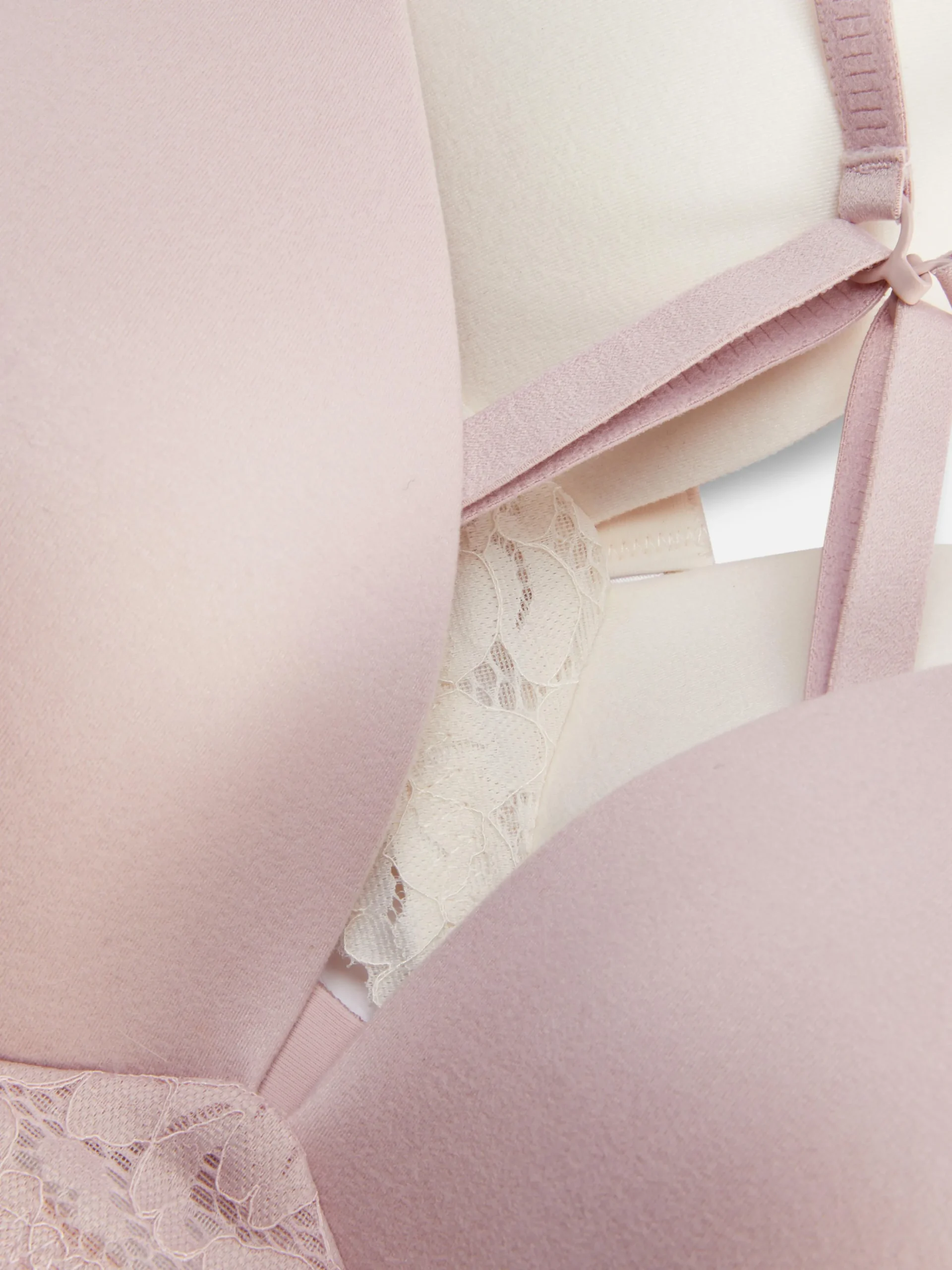 Pack 2 Sutiãs Lounge S/ Aros Rebordo Renda