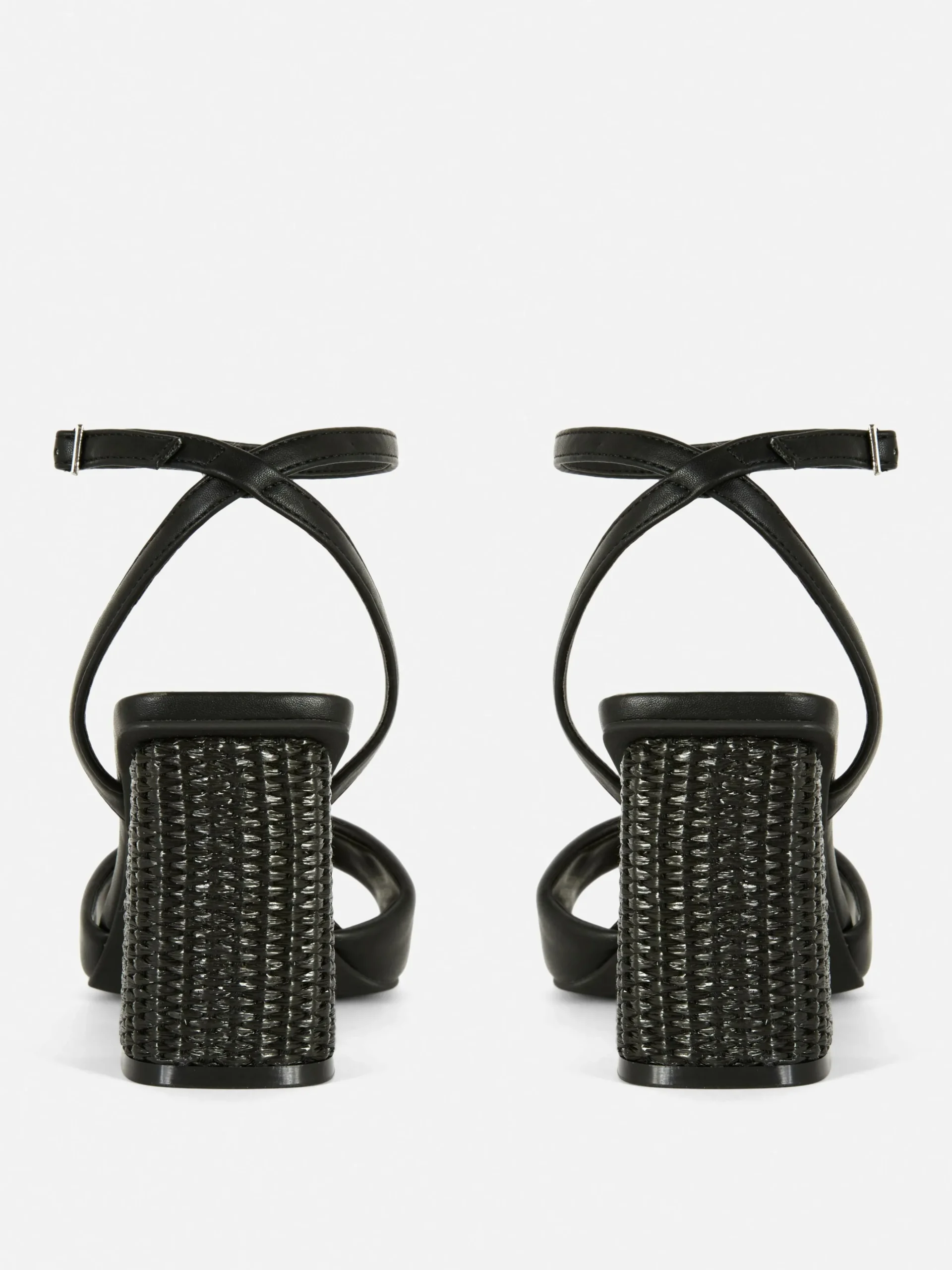 Sandálias Salto Ráfia Modelo Largo