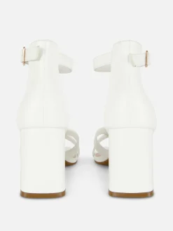 Sandálias Tiras Cruzadas Modelo Largo