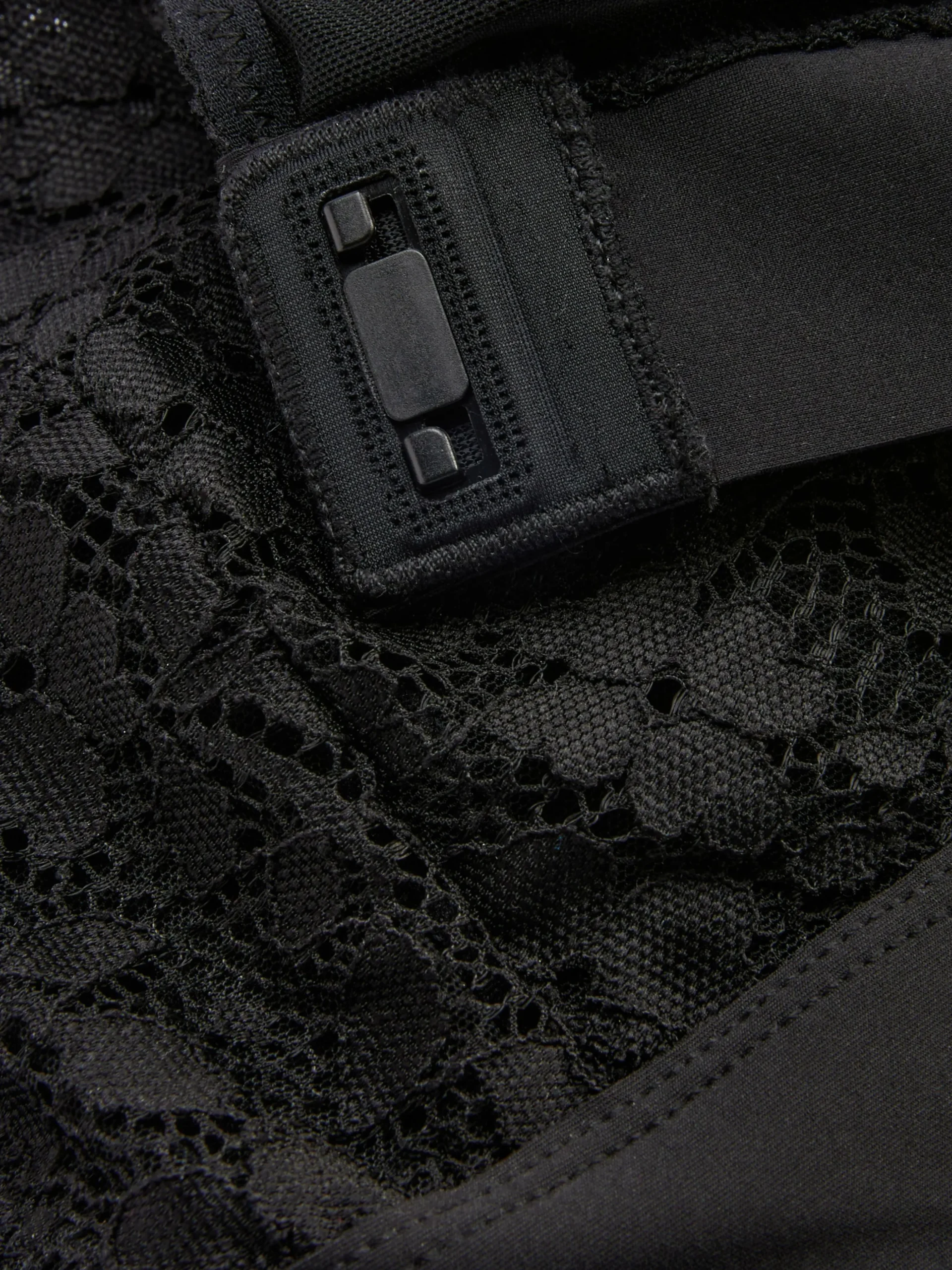 Sutiã Bralette Decotada Fecho Adaptável