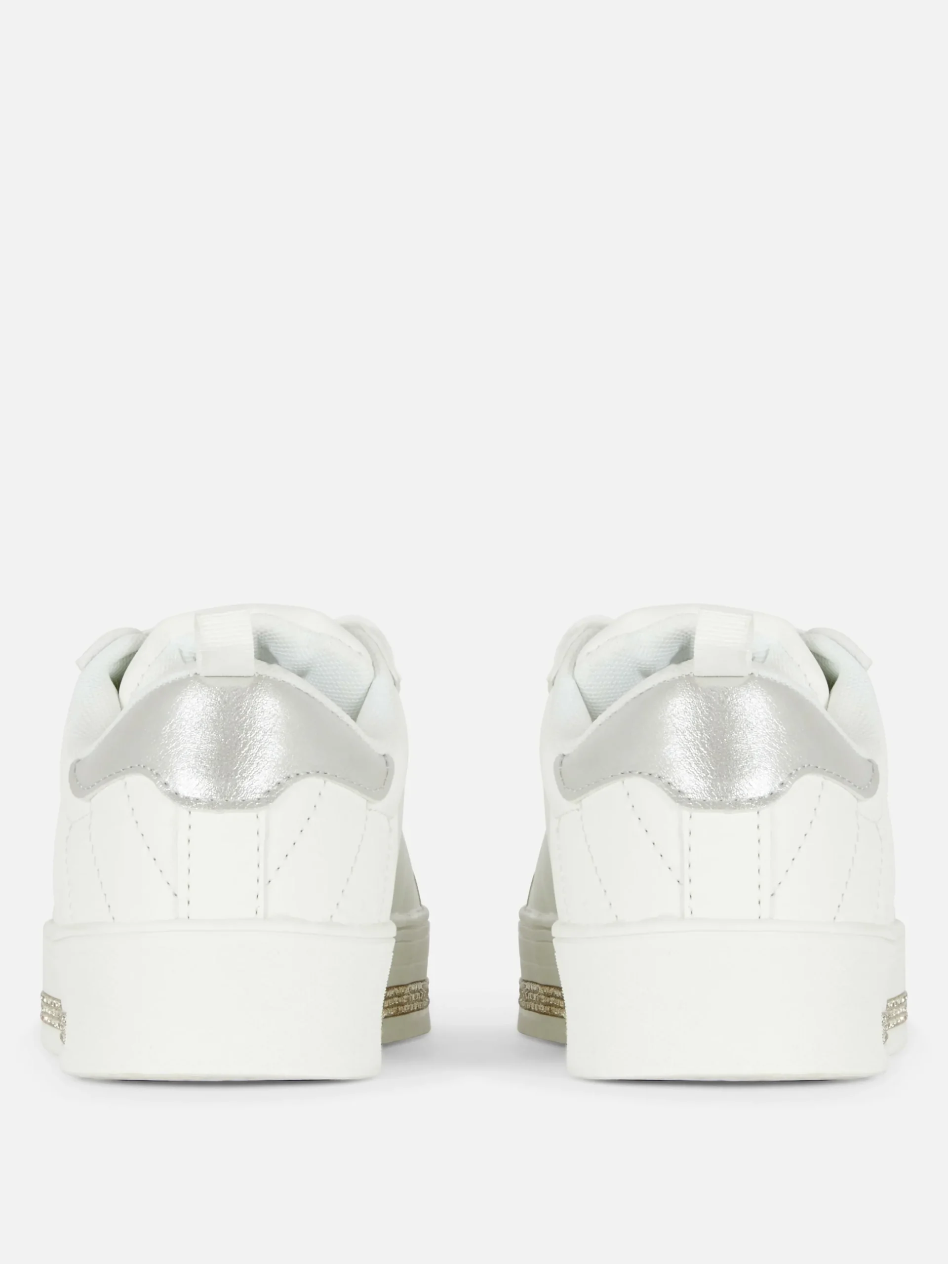 Ténis Cano Baixo Detalhes Brilhantes