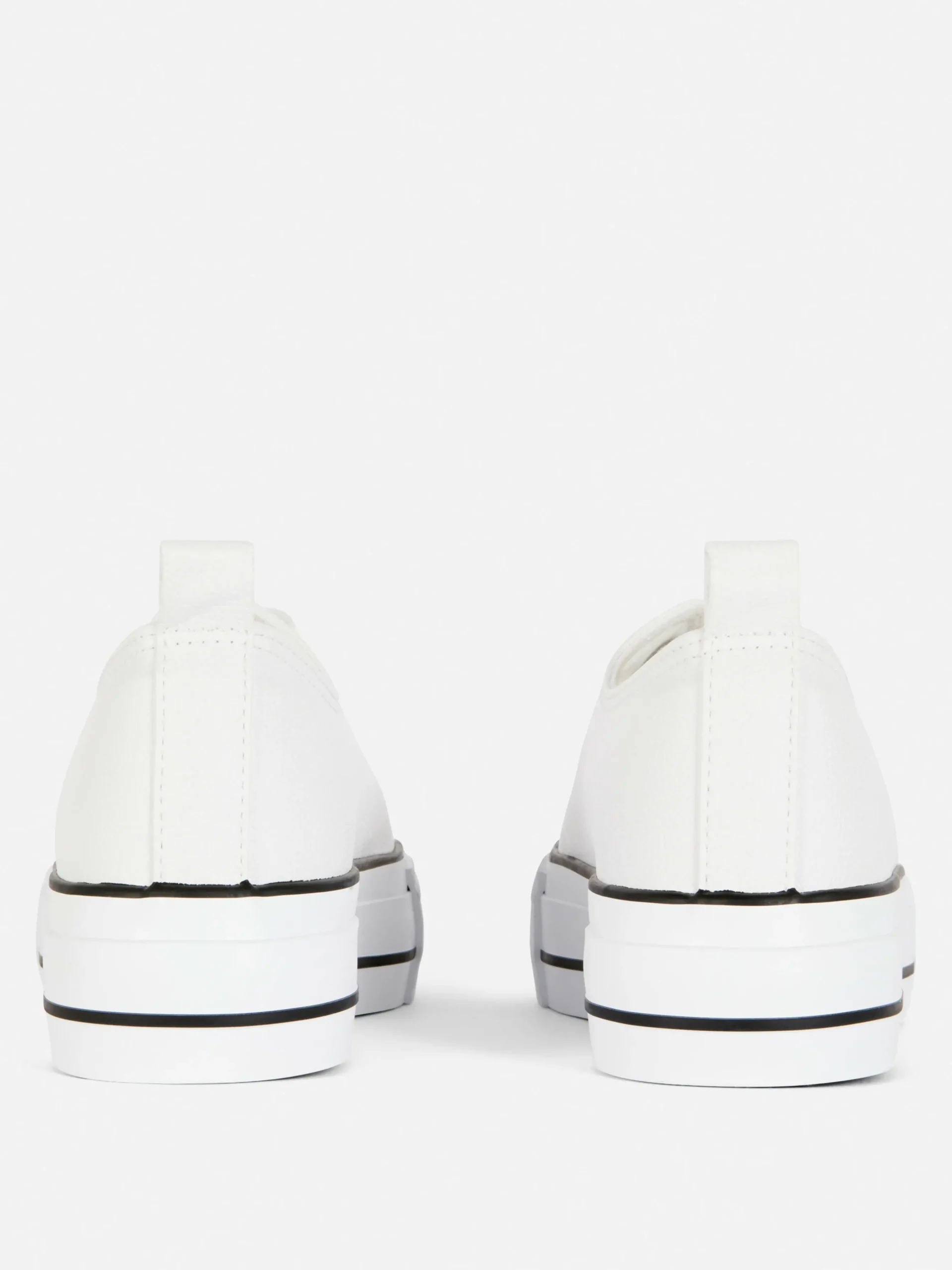 Ténis Plataforma Cano Baixo Imitação Pele