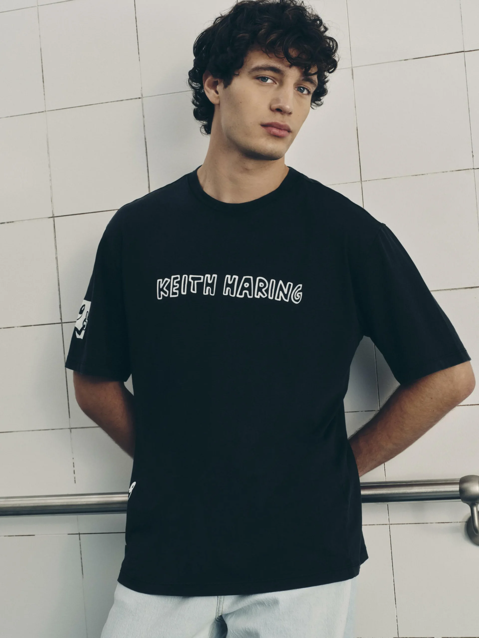 T-shirt Lavagem ácida Disney Mickey X Keith Haring