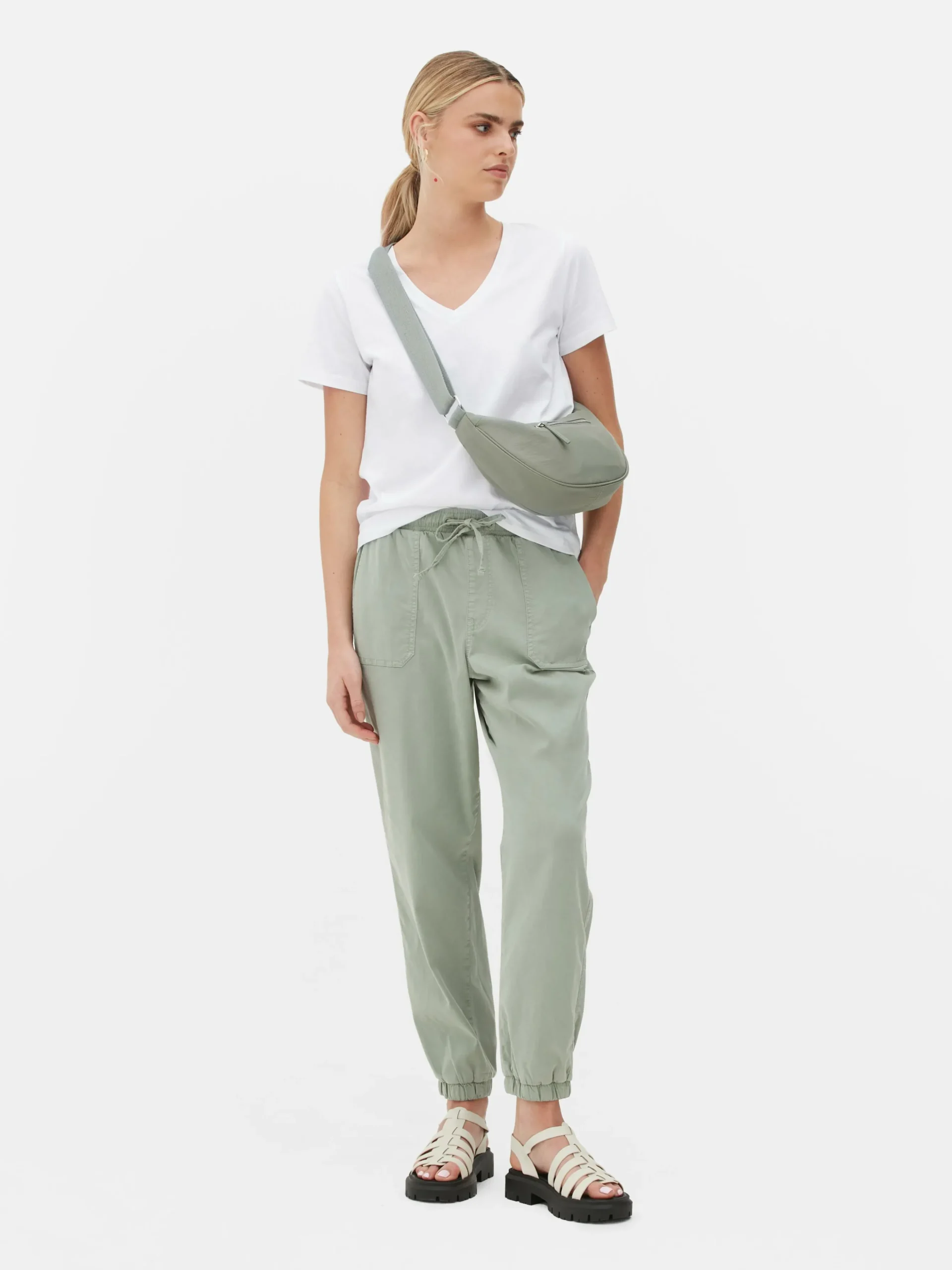 T-shirt Manga Curta Decote V