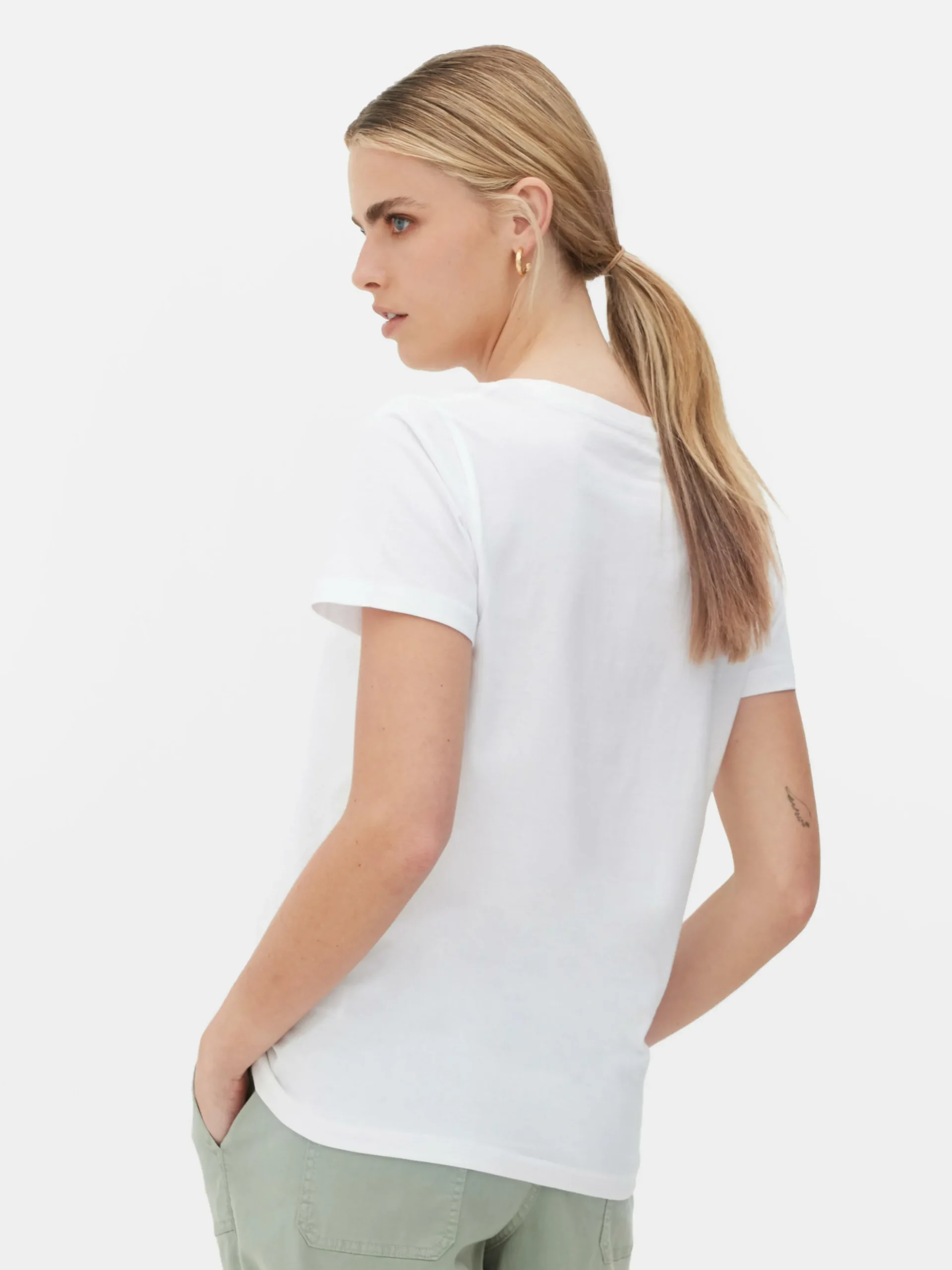 T-shirt Manga Curta Decote V