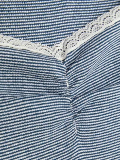 T-shirt Riscas Rebordo Renda