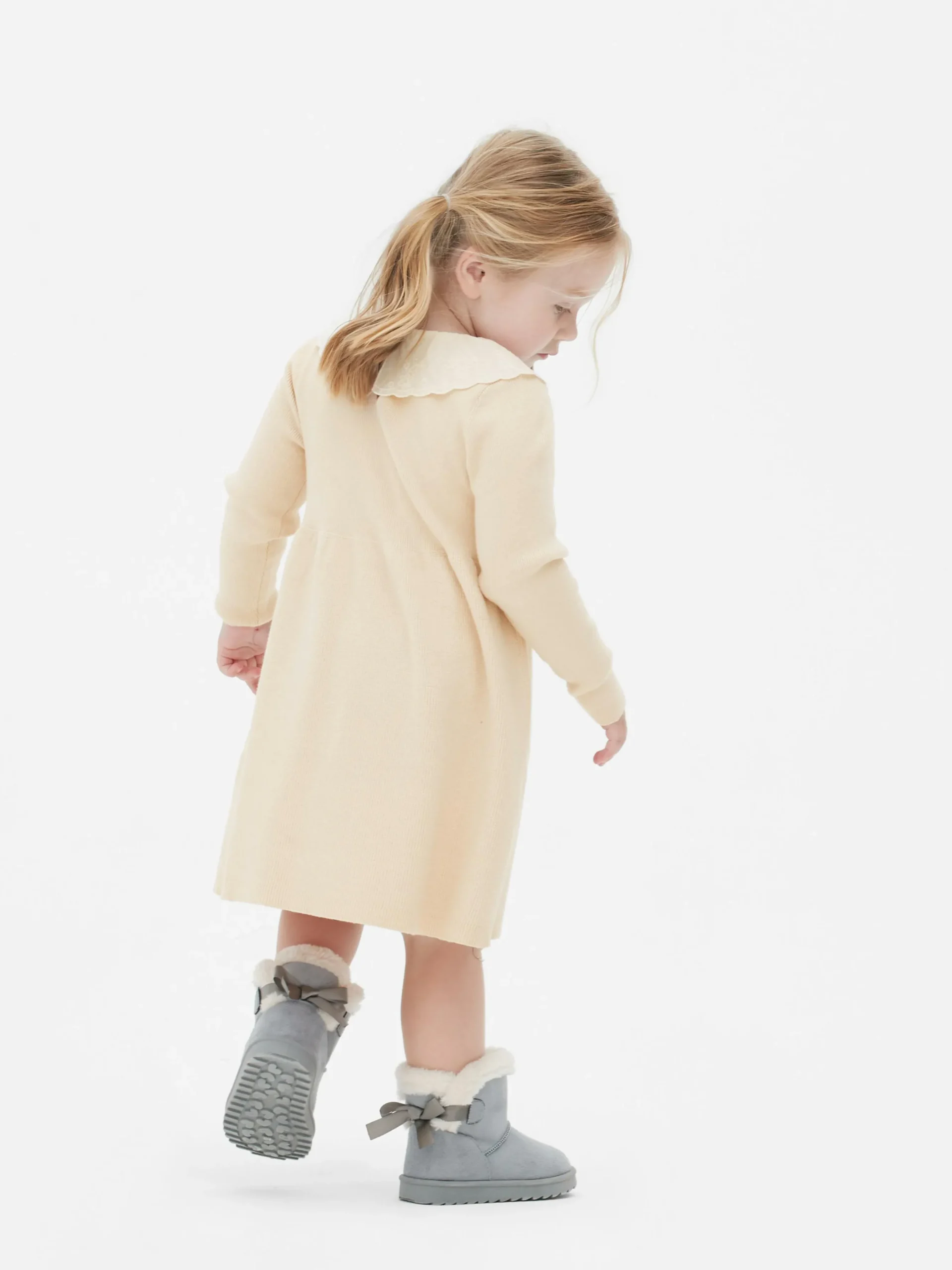 Vestido Malha Colarinho Bordado